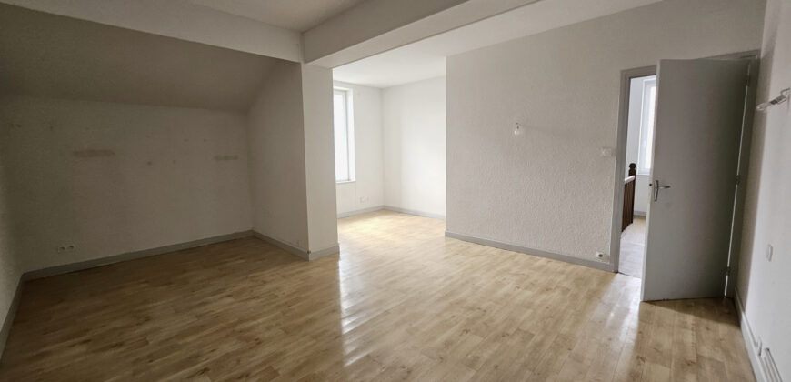 Réf : 1594,À VENDRE   Charmante Villa T4 de 122 m2 avec sous-sol complet et terrain arboré de 665 m2 !,26140