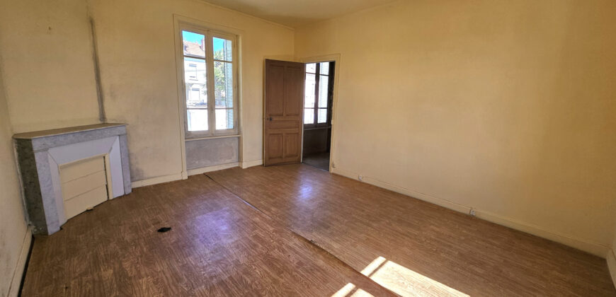 Réf : TV1597,Maison à rénover avec grand terrain à St Rambert d&rsquo;Albon,26140