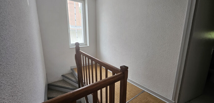 Réf : 1594,À VENDRE   Charmante Villa T4 de 122 m2 avec sous-sol complet et terrain arboré de 665 m2 !,26140