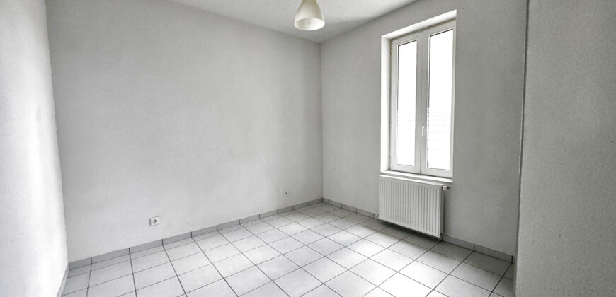 Réf : 1594,À VENDRE   Charmante Villa T4 de 122 m2 avec sous-sol complet et terrain arboré de 665 m2 !,26140