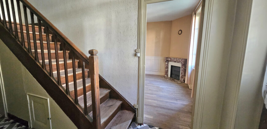 Réf : TV1597,Maison à rénover avec grand terrain à St Rambert d&rsquo;Albon,26140