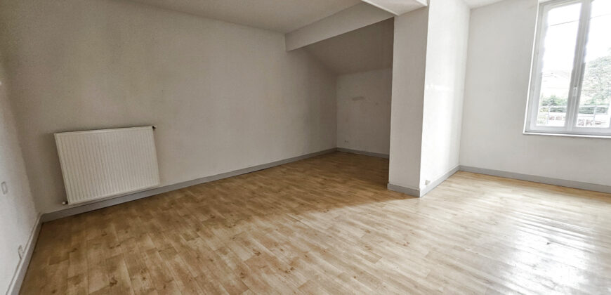 Réf : 1594,À VENDRE   Charmante Villa T4 de 122 m2 avec sous-sol complet et terrain arboré de 665 m2 !,26140