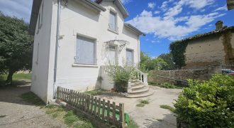 Réf : 1594,À VENDRE   Charmante Villa T4 de 122 m2 avec sous-sol complet et terrain arboré de 665 m2 !,26140