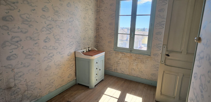 Réf : TV1597,Maison à rénover avec grand terrain à St Rambert d&rsquo;Albon,26140