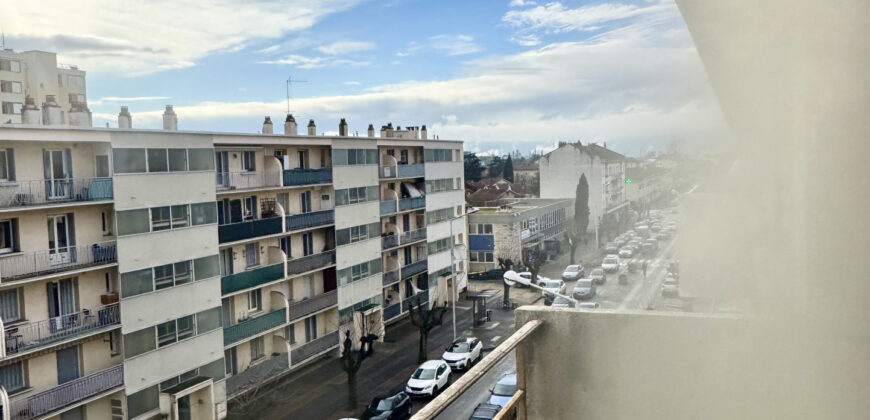 Réf : en cours,Appartement T3 55m2 avec balcon – Centre Roussillon,38150