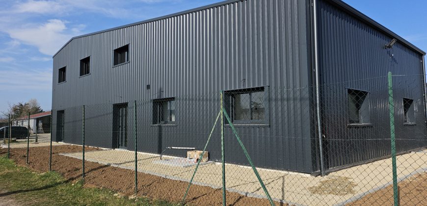 Réf : 658-1,Bureau de 22 m2 à louer sur Anneyron,26140