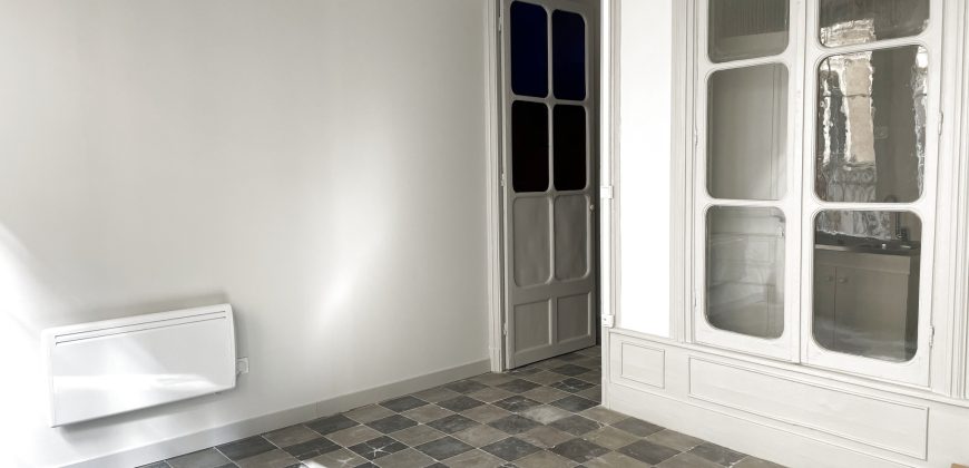 Réf : 549-A2-1G,Studio avec balcon,07100