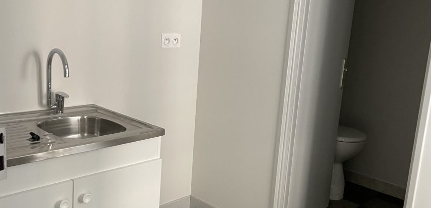 Réf : 549-A2-1G,Studio avec balcon,07100
