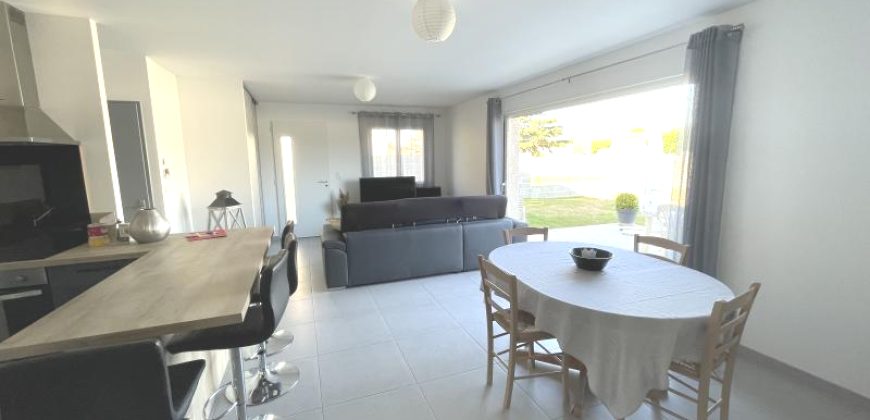 Réf : G508-2,Villa plain pied T4,26140