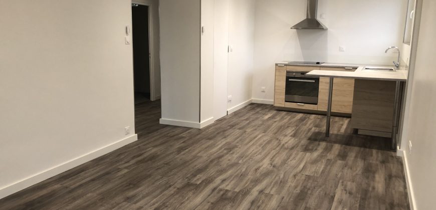 Réf : G510,T2 AVEC BALCON à Roussillon,38150