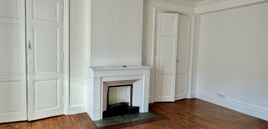 Réf : G549-A7,Appartement T2 rénové 54.9m2,07100