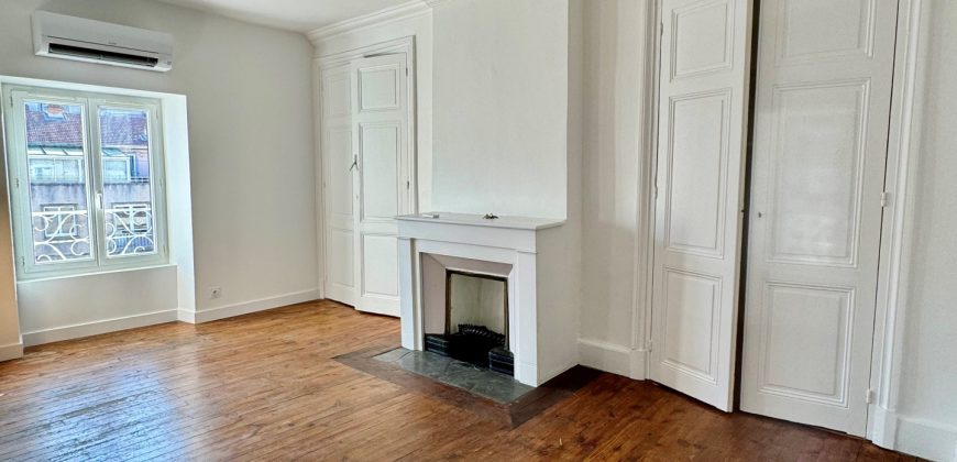 Réf : G549-A7,Appartement T2 rénové 54.9m2,07100