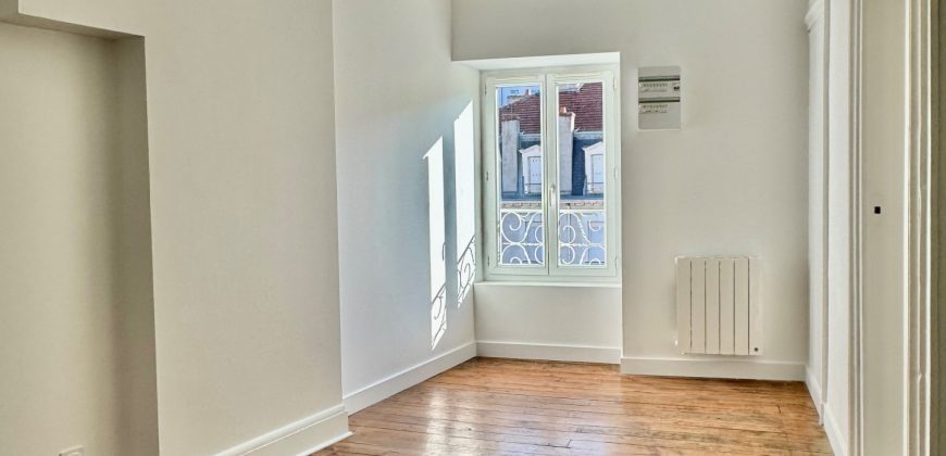 Réf : G549-A7,Appartement T2 rénové 54.9m2,07100