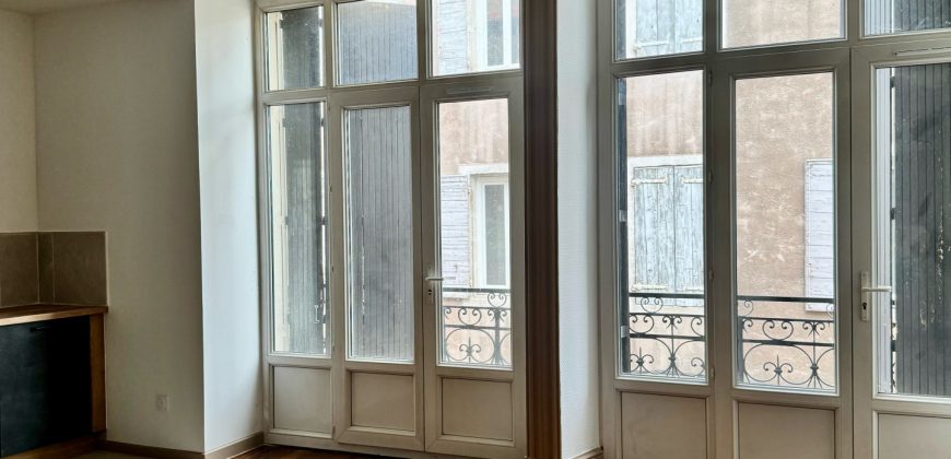 Réf : G553-A01,Appartement T1 Bis avec balcon,07100