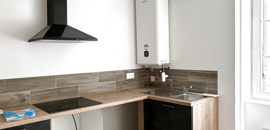 Réf : G553-A04,Appartement T3 avec balcon,07100