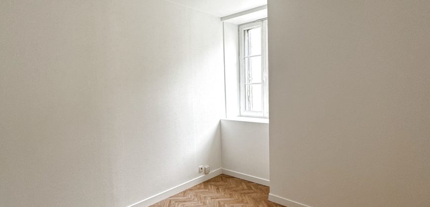 Réf : G553-A04,Appartement T3 avec balcon,07100