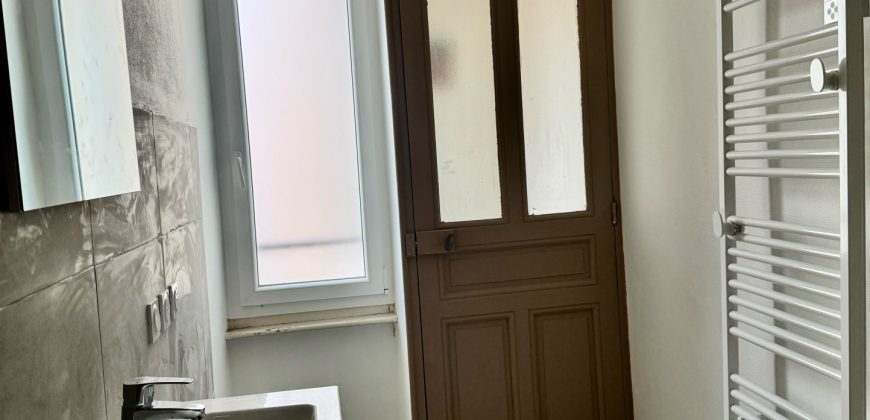 Réf : G553-A01,Appartement T1 Bis avec balcon,07100