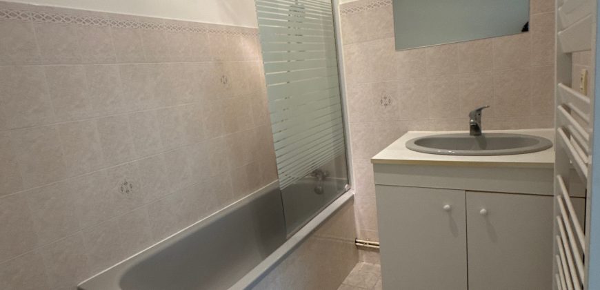 Réf : G665,Appartement T2,38550