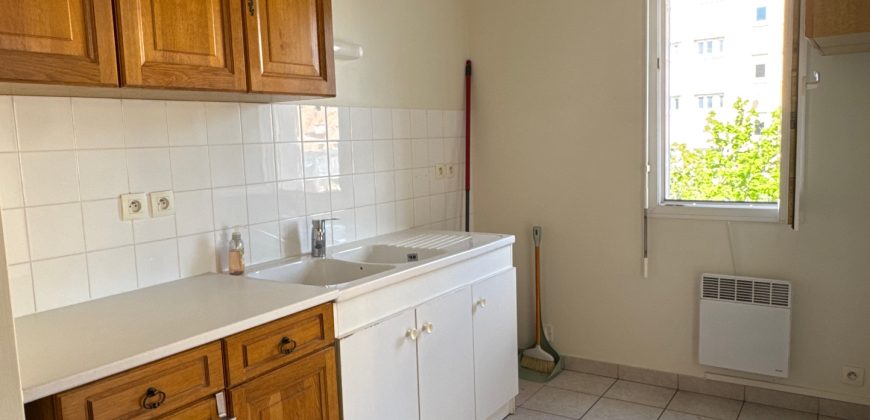 Réf : G665,Appartement T2,38550