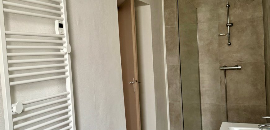Réf : G553-A01,Appartement T1 Bis avec balcon,07100