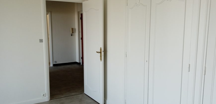Réf : TV1606,Appartement T2 -55M2 avec balcon,38150