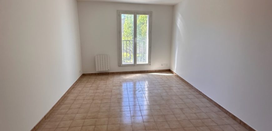 Réf : GES75,Appartement T2,38150
