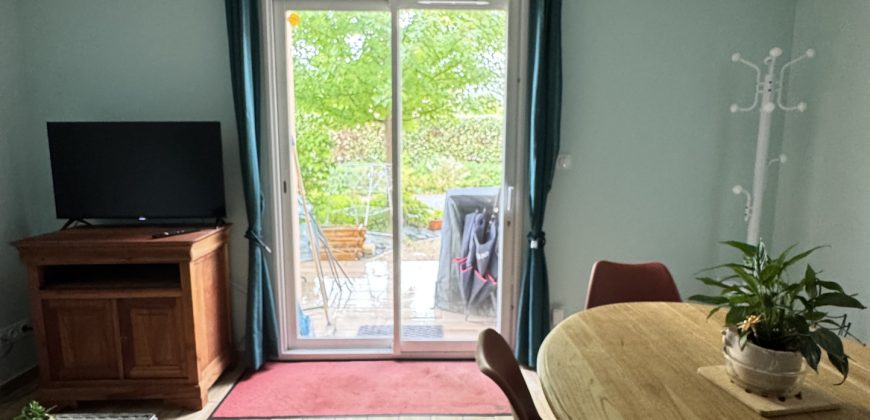 Réf : G670,Appartement T3 meublé de  51.9m2,07340