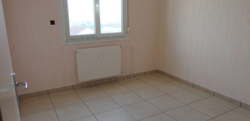 Réf : G333,Appartement T4 à louer centre Saint Rambert d&rsquo;Albon loyer avec chauffage compris,26140