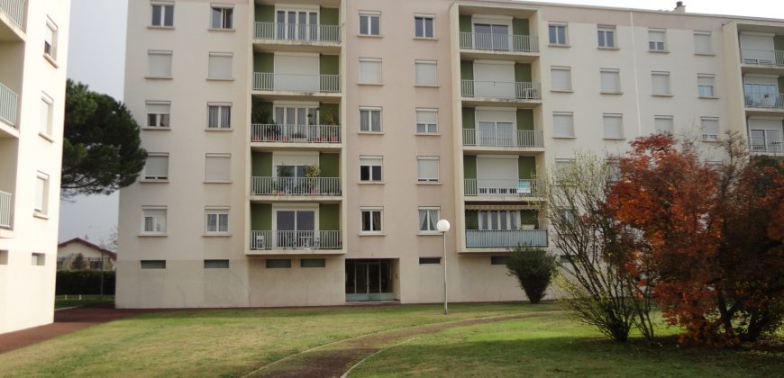 Réf : G333,Appartement T4 à louer centre Saint Rambert d&rsquo;Albon loyer avec chauffage compris,26140