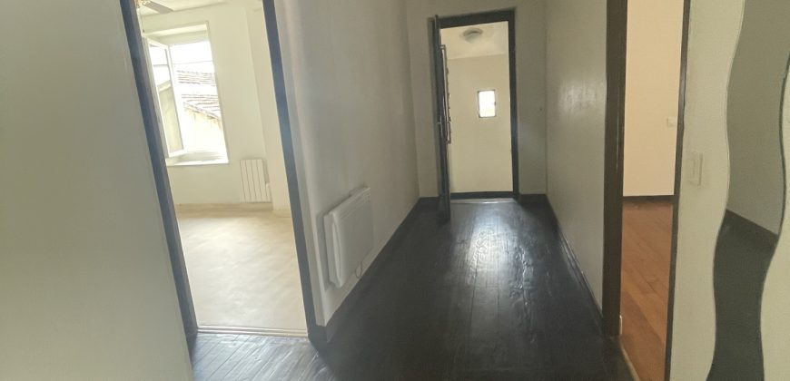 Réf : G674,T4 avec jardin,26140