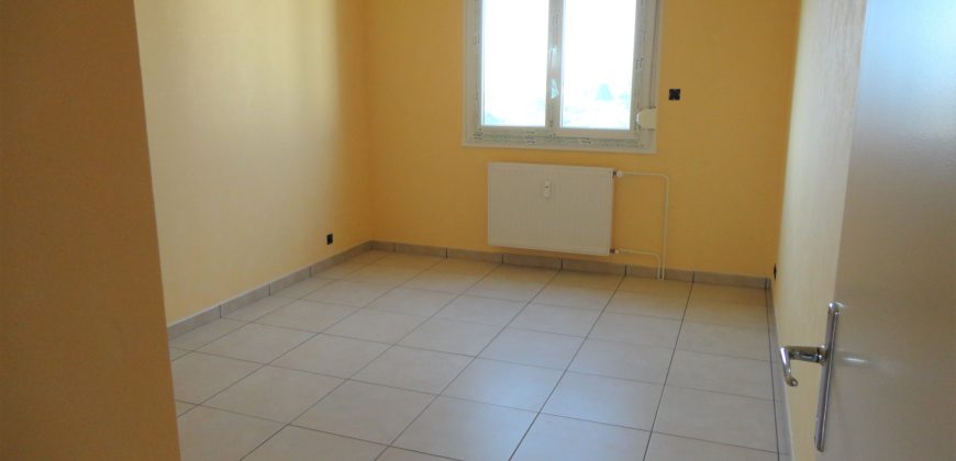 Réf : G333,Appartement T4 à louer centre Saint Rambert d&rsquo;Albon loyer avec chauffage compris,26140