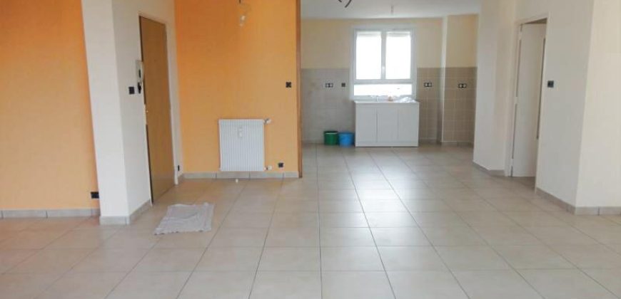 Réf : G333,Appartement T4 à louer centre Saint Rambert d&rsquo;Albon loyer avec chauffage compris,26140