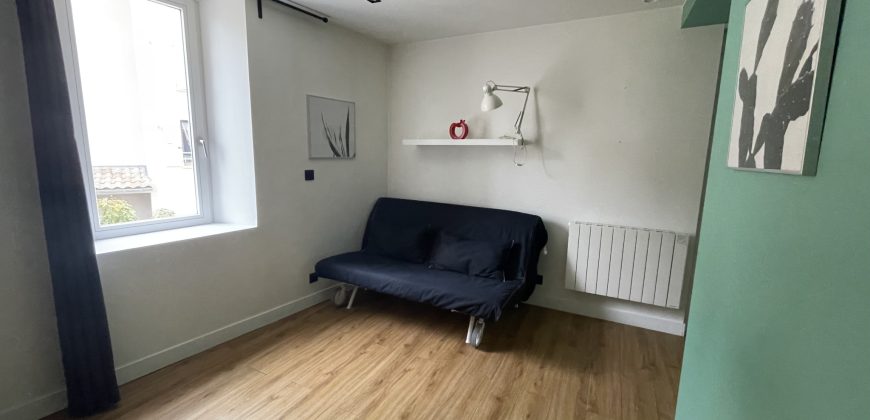 Réf : G645-3,Beau studio meublé à ANNEYRON,26140
