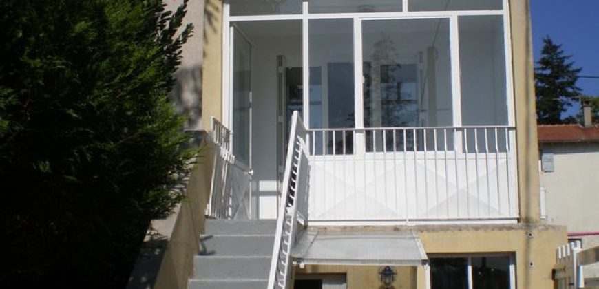 Réf : G442,Maison de village T3 avec Jardin,26210