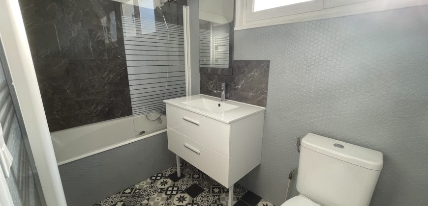 Réf : G442,Maison de village T3 avec Jardin,26210