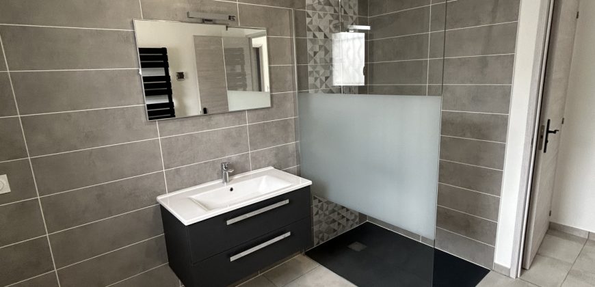 Réf : G570-C,Villa T3 de plain pied,26140