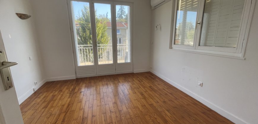 Réf : G442,Maison de village T3 avec Jardin,26210