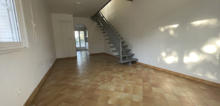 Réf : G442,Maison de village T3 avec Jardin,26210
