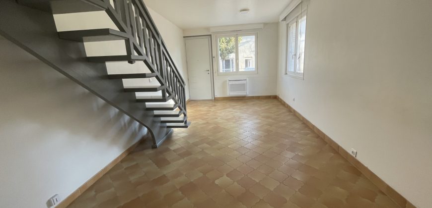 Réf : G442,Maison de village T3 avec Jardin,26210