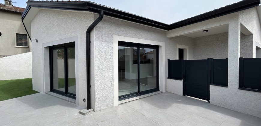 Réf : G570-C,Villa T3 de plain pied,26140