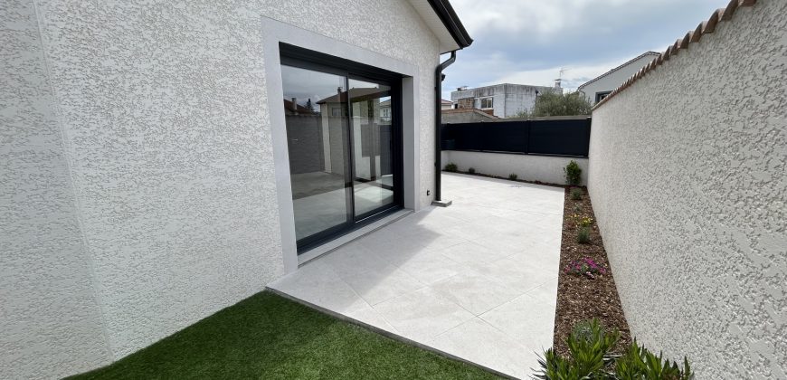 Réf : G570-C,Villa T3 de plain pied,26140