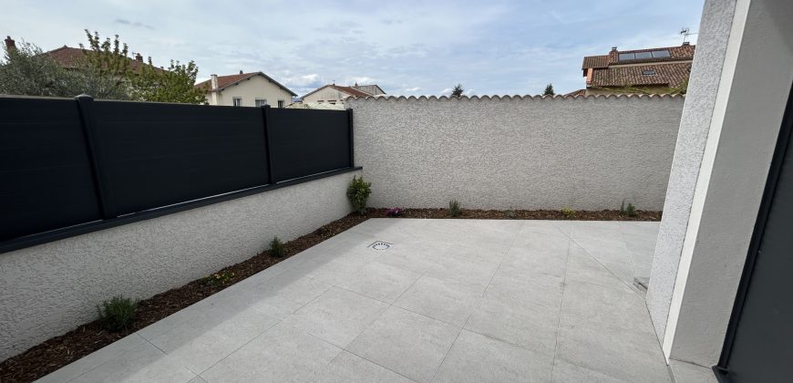 Réf : G570-C,Villa T3 de plain pied,26140