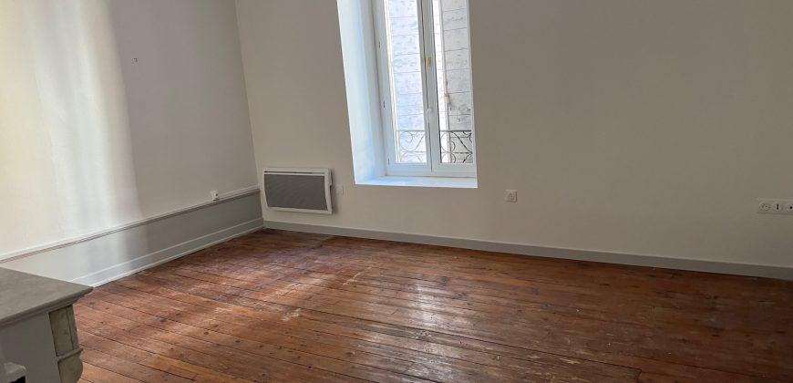Réf : G549-A5,Appartement T4 rénové,07100