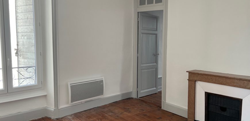 Réf : G549-A5,Appartement T4 rénové,07100