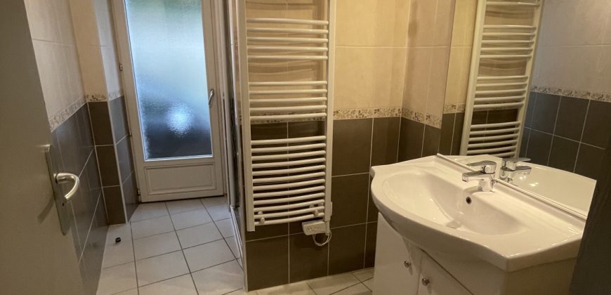 Réf : G251,Appartement T4,26210