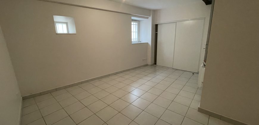 Réf : G251,Appartement T4,26210