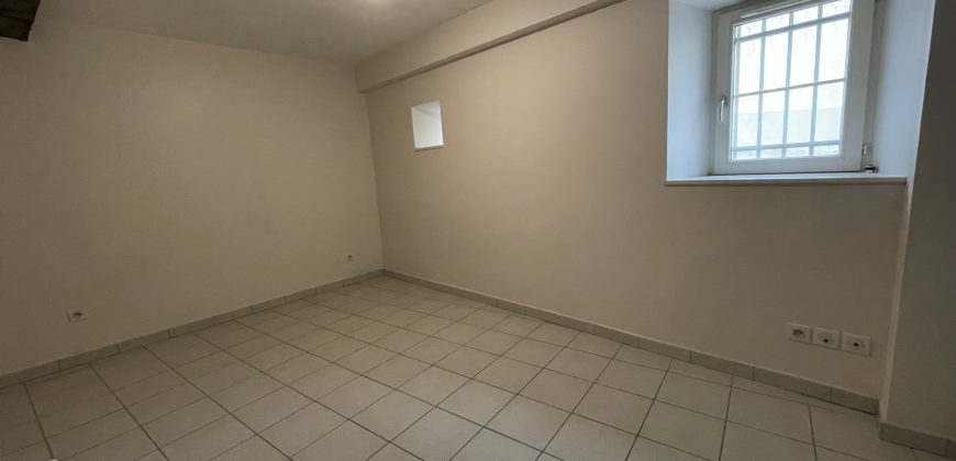 Réf : G251,Appartement T4,26210