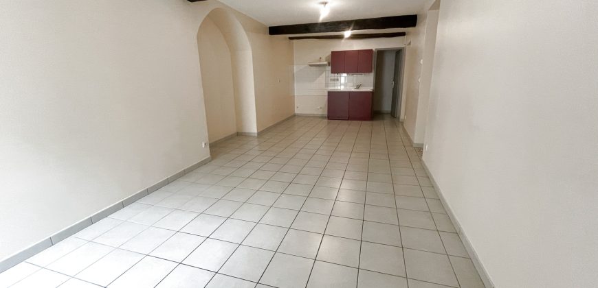 Réf : G251,Appartement T4,26210