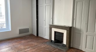 Réf : G549-A5,Appartement T4 rénové,07100