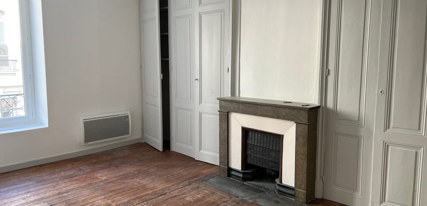 Réf : G549-A5,Appartement T4 rénové,07100